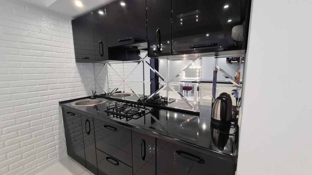 Apartaments On Prospekt Mira 35 Krivoy Rog Ngoại thất bức ảnh