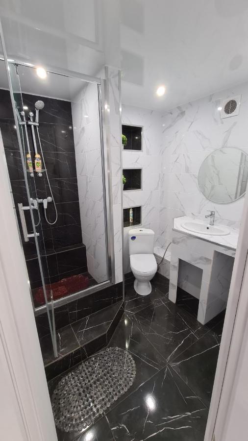 Apartaments On Prospekt Mira 35 Krivoy Rog Ngoại thất bức ảnh
